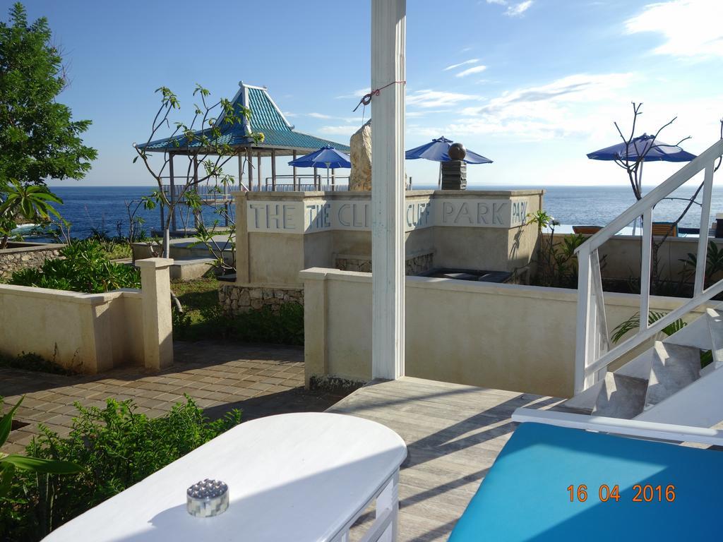 Cliff Park Lembongan Hotel Exterior photo
