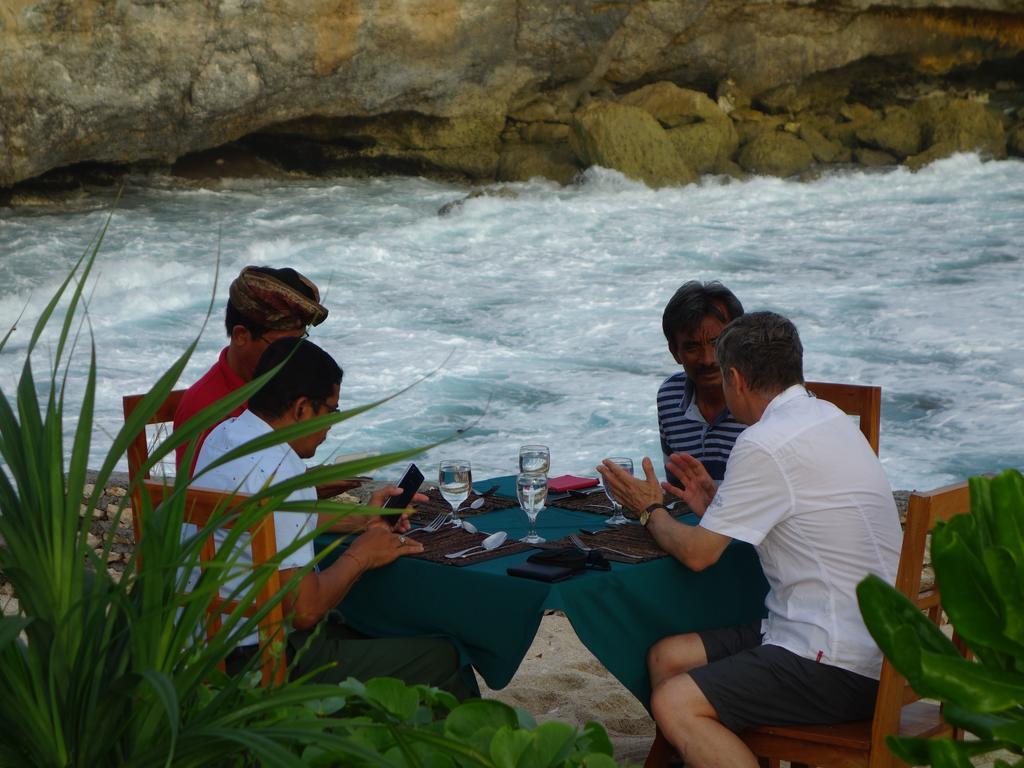 Cliff Park Lembongan Hotel Exterior photo